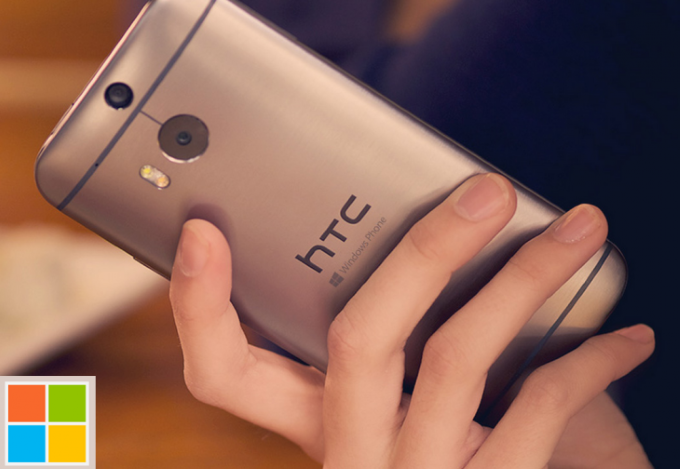Первый официальные фото HTC One W8
